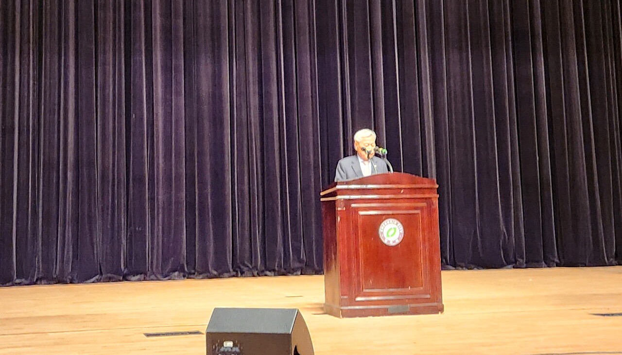 기념사를 하는 권영주 지회장. 