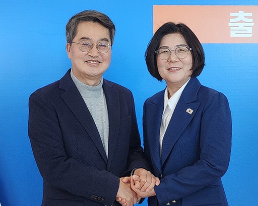 안성시장 김보라 출판기념회 현장