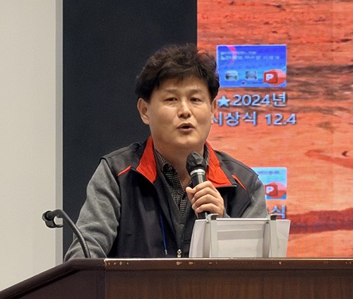 안석기 지부장이 인사말을 하고 있다.