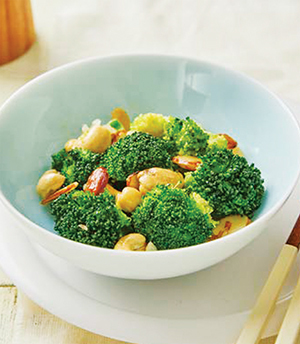 [백세시대 건강요리] 몸이 원하는 삼삼한 밥상 (147) 브로콜리 견과류볶음