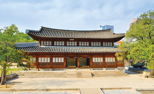 [인문학 여행 역사의 길을 걷다 117] 뼈아픈 역사 공간 덕수궁 “임금이 쫓겨나고, 국가 주권 빼앗겨… 공원으로 전락”