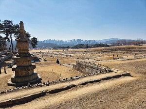 [인문학 여행 역사의 길을 걷다 119] 고려말 조선 초 최대 왕실 사찰 회암사지 “이성계가 머리 깎고 계(戒)를 받기도…화재로 터만 남아”