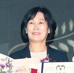 대통령 표창 수상, 윤미라 대한노인회 경남연합회 사무처장