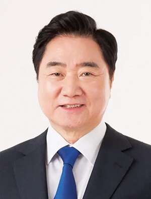 대한노인회 상임부회장에 이석현 전 국회부의장 “국회와 정부에 노인복지정책 적극 건의할 것”