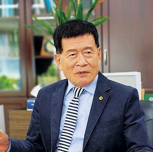 이인섭 대한노인회 부천시 오정구지회장 “경로당 회장들, 일 참 잘해…있는 거 다 내주고 저녁까지 챙겨줘”