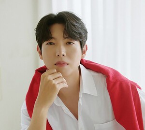 전국투어 앞둔 손태진, 새 앨범 로고 공개